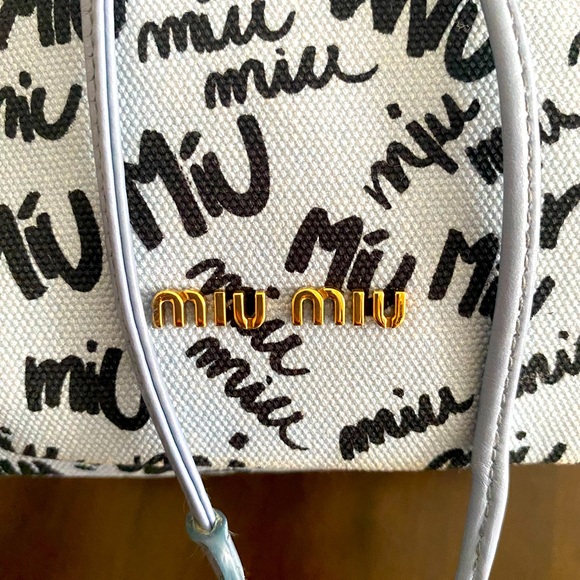 MIU MIU Bucket Bag - Picture 2 of 7